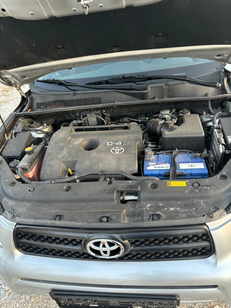 Toyota Rav4 D4D, снимка 10 - Автомобили и джипове - 47945257