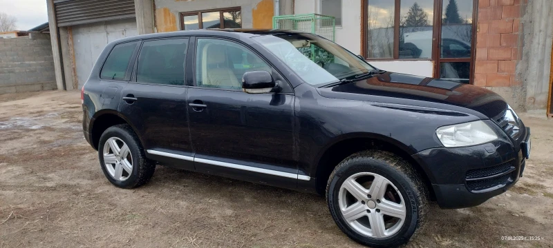 VW Touareg 2.5Tdi, снимка 3 - Автомобили и джипове - 48591154