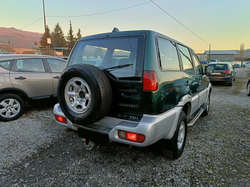 Nissan Terrano 2.7tdi/4X4/7местен, снимка 6 - Автомобили и джипове - 49387537