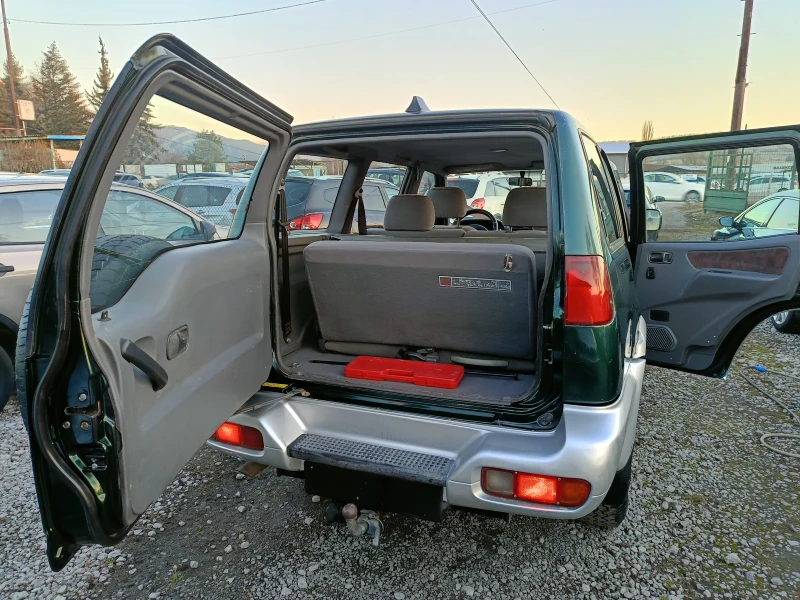 Nissan Terrano 2.7tdi/4X4/7местен, снимка 11 - Автомобили и джипове - 49387537