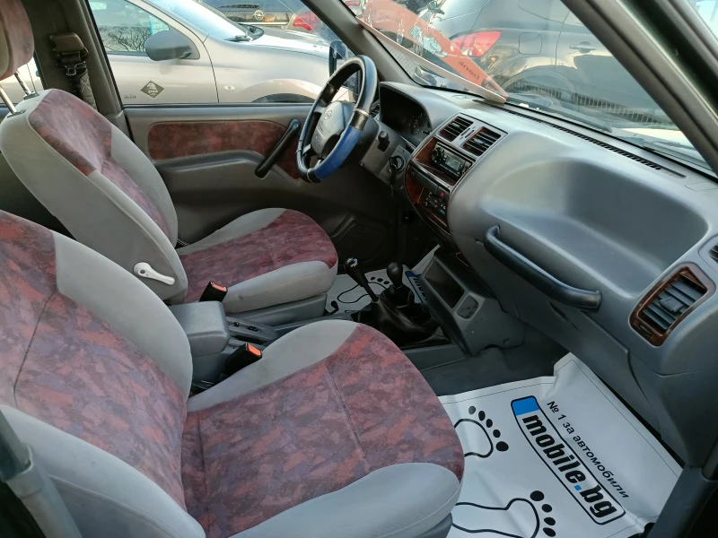 Nissan Terrano 2.7tdi/4X4/7местен, снимка 8 - Автомобили и джипове - 49387537