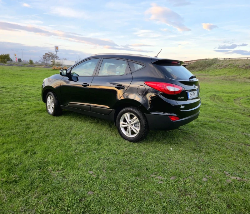 Hyundai IX35 2.0CRDI 4WD NAVI 2015г., снимка 3 - Автомобили и джипове - 52483078