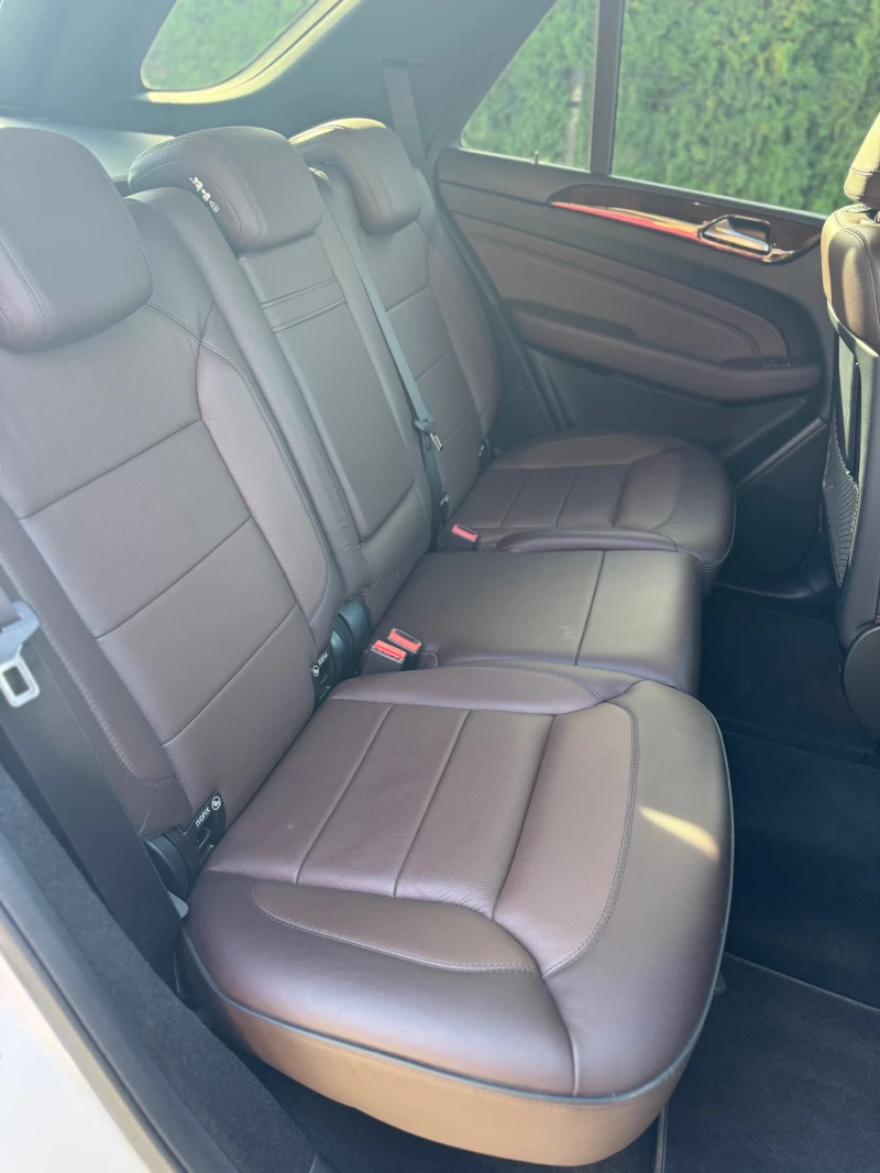 Mercedes-Benz ML 350 СЕРВИЗНА ИСТОРИЯ!, снимка 12 - Автомобили и джипове - 53226171