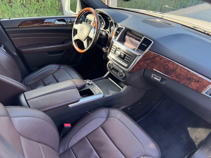 Mercedes-Benz ML 350 СЕРВИЗНА ИСТОРИЯ!, снимка 10 - Автомобили и джипове - 53226171