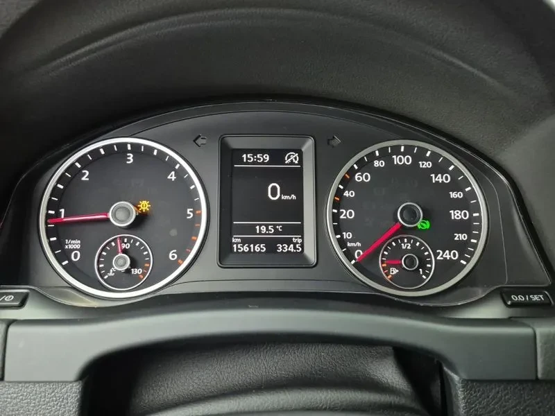 VW Tiguan 2.0 Tdi Comfort 5N, снимка 8 - Автомобили и джипове - 56112725