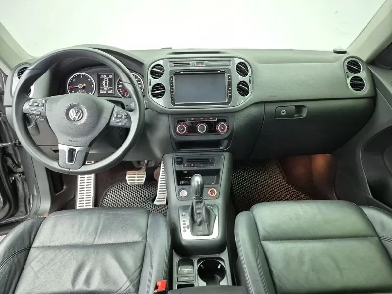 VW Tiguan 2.0 Tdi Comfort 5N, снимка 7 - Автомобили и джипове - 56112725