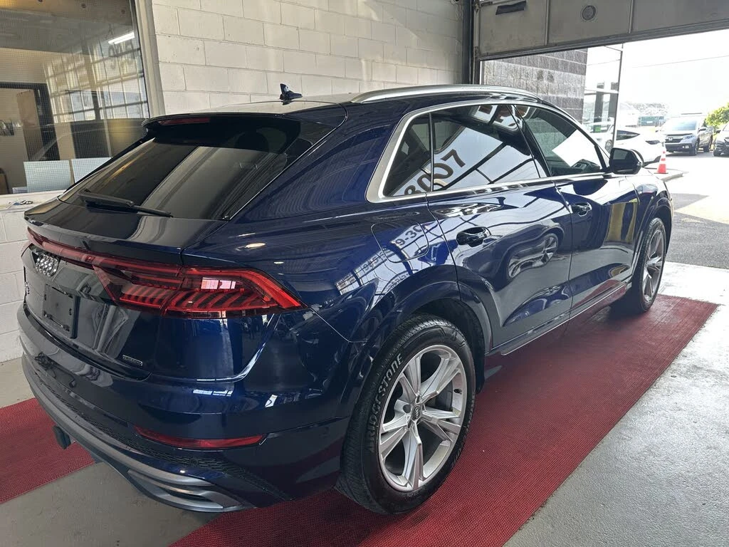 Audi Q8 S-LINE* DISTRONIC* Пано*  - изображение 5