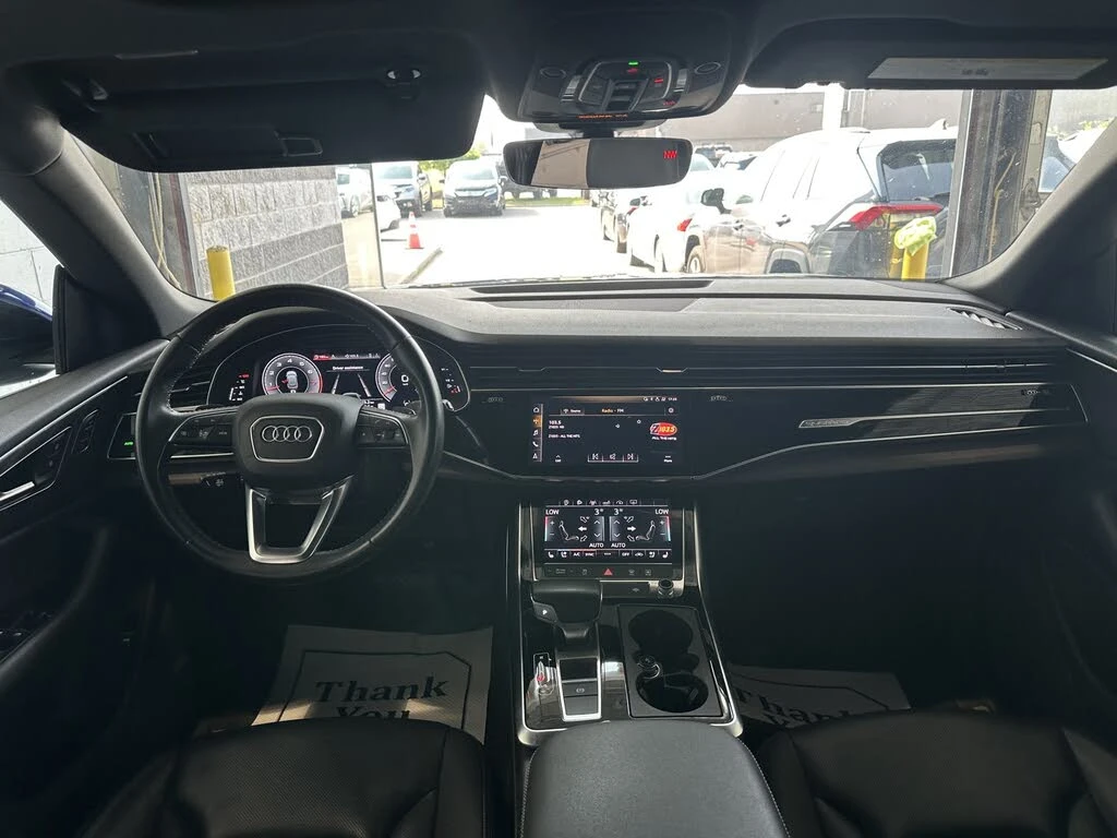 Audi Q8 S-LINE* DISTRONIC* Пано*  - изображение 7