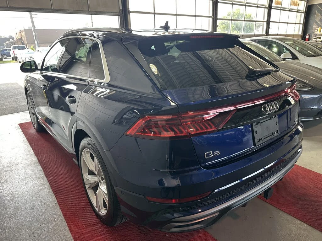 Audi Q8 S-LINE* DISTRONIC* Пано*  - изображение 4