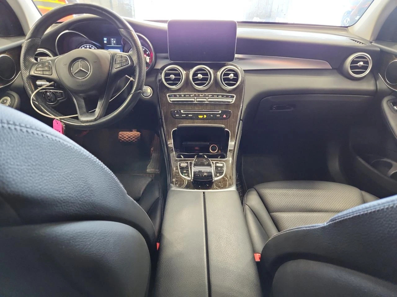 Mercedes-Benz GLC 300 4MATIC/ПАНОРАМА/ - изображение 8