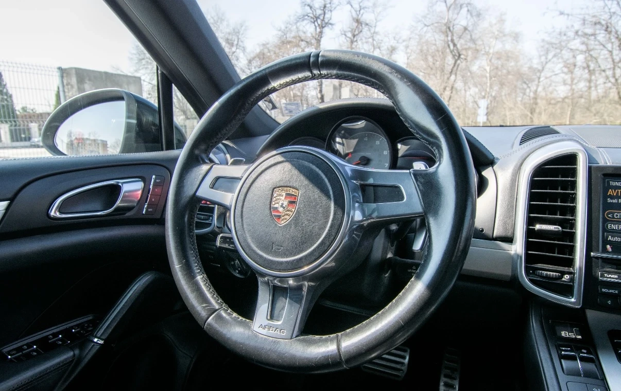Porsche Cayenne 4.8 S, снимка 8 - Автомобили и джипове - 53803771