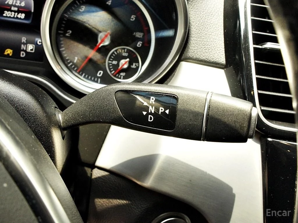 Mercedes-Benz GLE 350 AMG* LINE* HARMON* KARDON* ПОДГРЕВ* КАМЕРА* , снимка 8 - Автомобили и джипове - 55004220