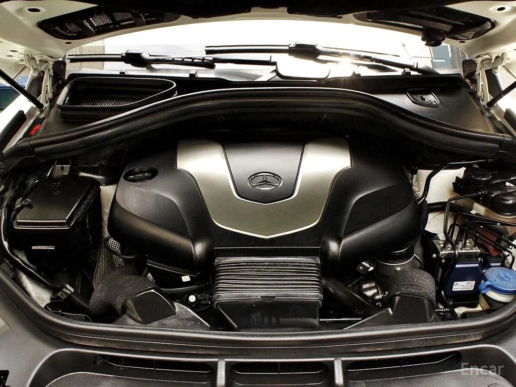 Mercedes-Benz GLE 350 AMG* LINE* HARMON* KARDON* ПОДГРЕВ* КАМЕРА* , снимка 17 - Автомобили и джипове - 55004220