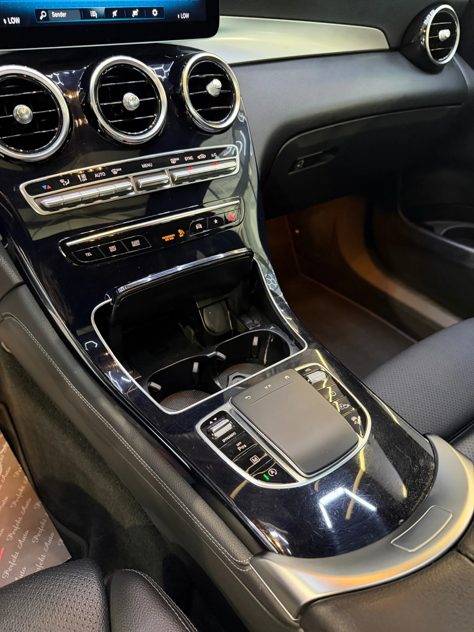 Mercedes-Benz GLC 220 d COUPE 4 MATIC * ШИБЕДАХ * КАМЕРА 360 * , снимка 8 - Автомобили и джипове - 55031776