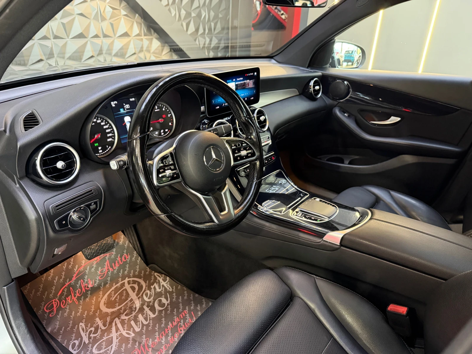 Mercedes-Benz GLC 220 d COUPE 4 MATIC * ШИБЕДАХ * КАМЕРА 360 * , снимка 7 - Автомобили и джипове - 55031776