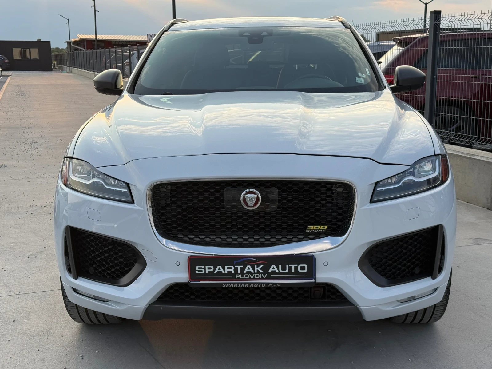 Jaguar F-PACE 300* 2021г* LIMITED* 97000KM* Сервизна История* , снимка 2 - Автомобили и джипове - 55847292