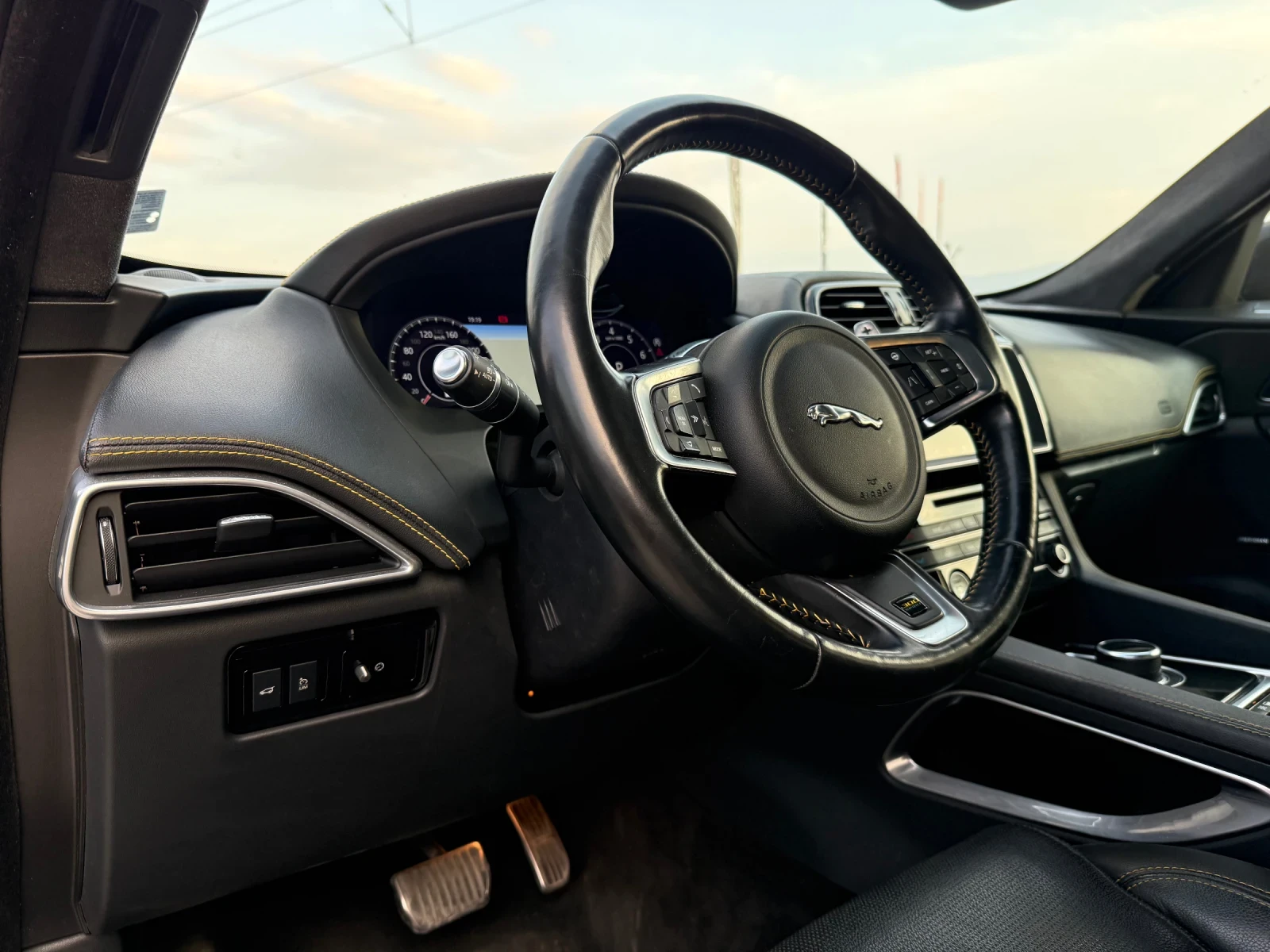 Jaguar F-PACE 300* 2021г* LIMITED* 97000KM* Сервизна История* , снимка 8 - Автомобили и джипове - 55847292