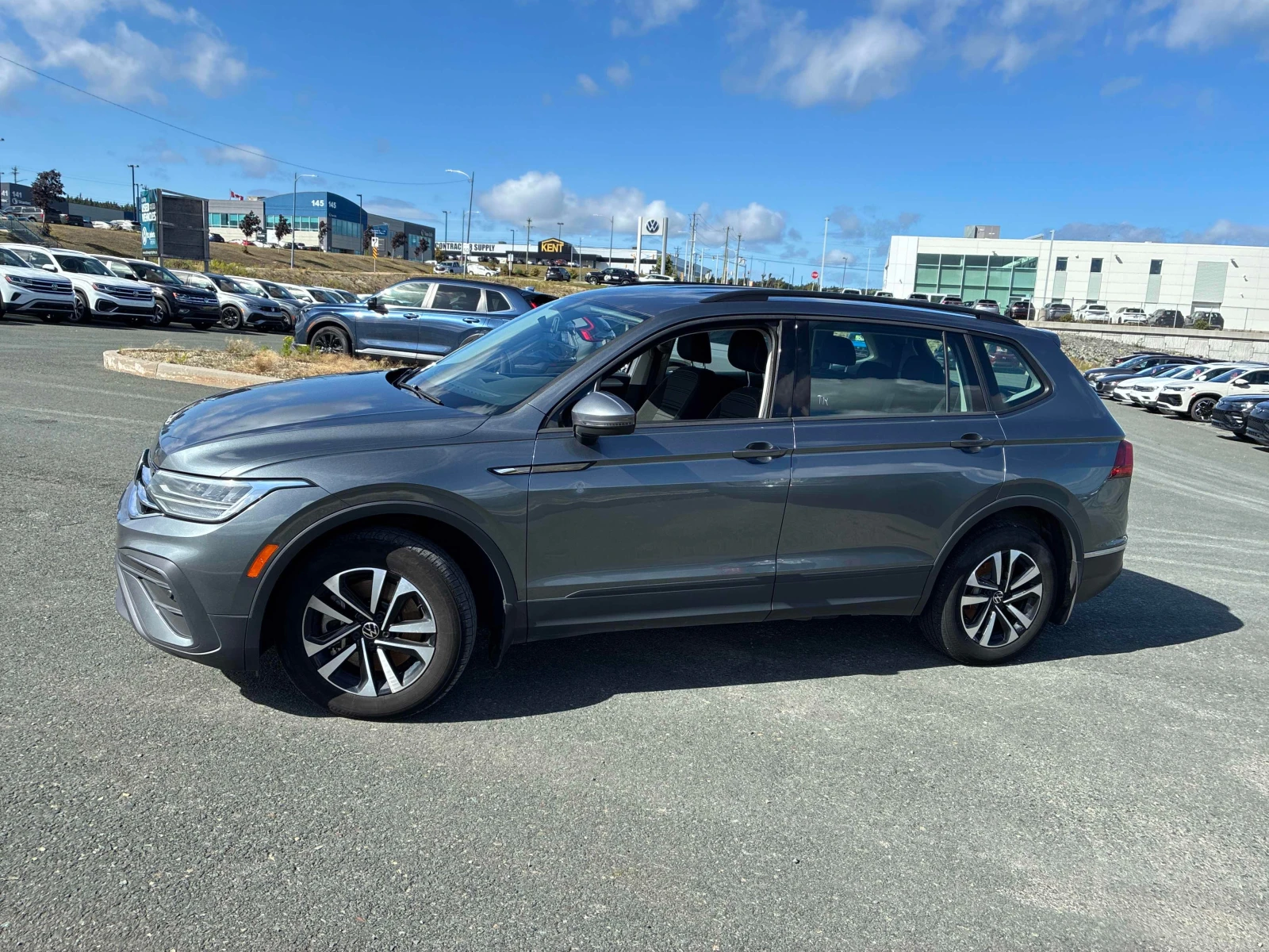 VW Tiguan Trendline | CARFAX | БЕЗ ИНЦИДЕНТИ | , снимка 3 - Автомобили и джипове - 56087940