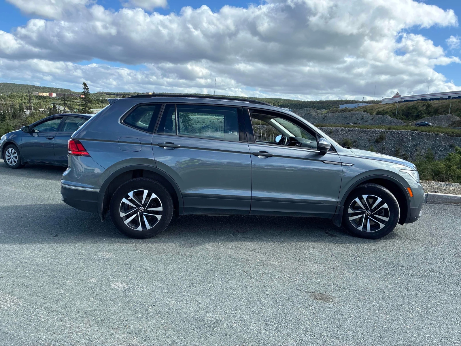VW Tiguan Trendline | CARFAX | БЕЗ ИНЦИДЕНТИ | , снимка 4 - Автомобили и джипове - 56087940