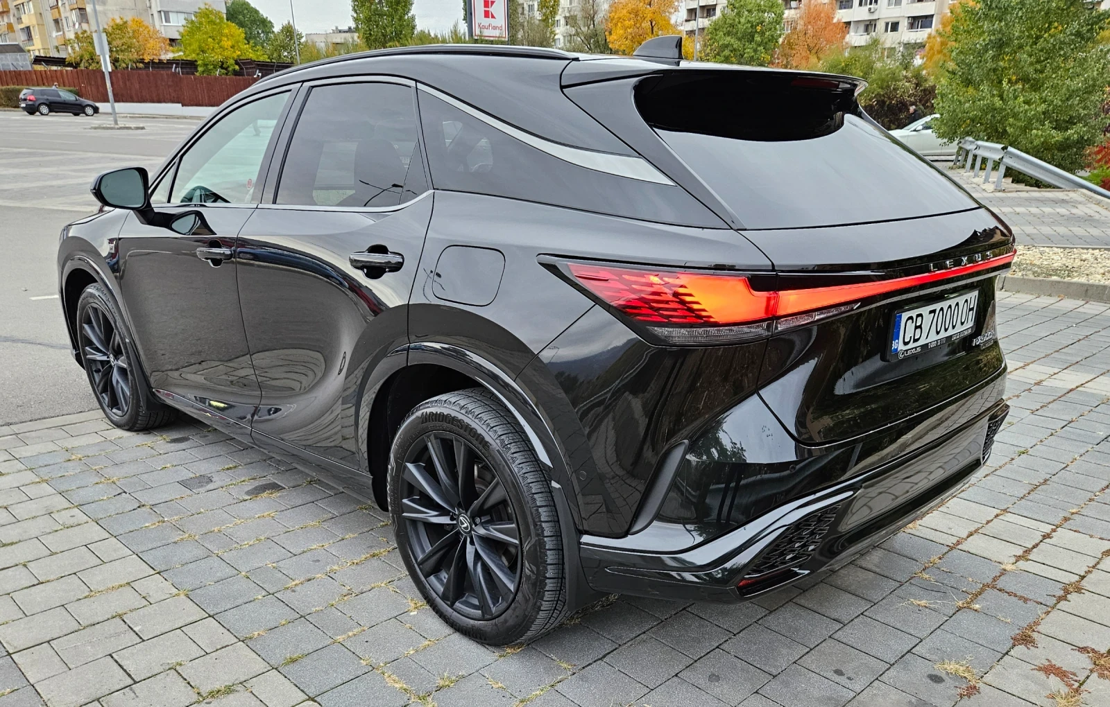 Lexus RX 500h F-Sport, снимка 4 - Автомобили и джипове - 56661545