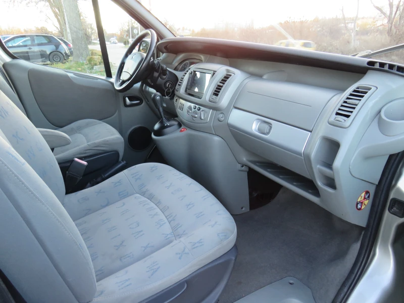 Renault Trafic 2.5TDI* * * GENERATION 7-МЕСТЕН РЕГИСТРИРАН* * * , снимка 13 - Бусове и автобуси - 49410447