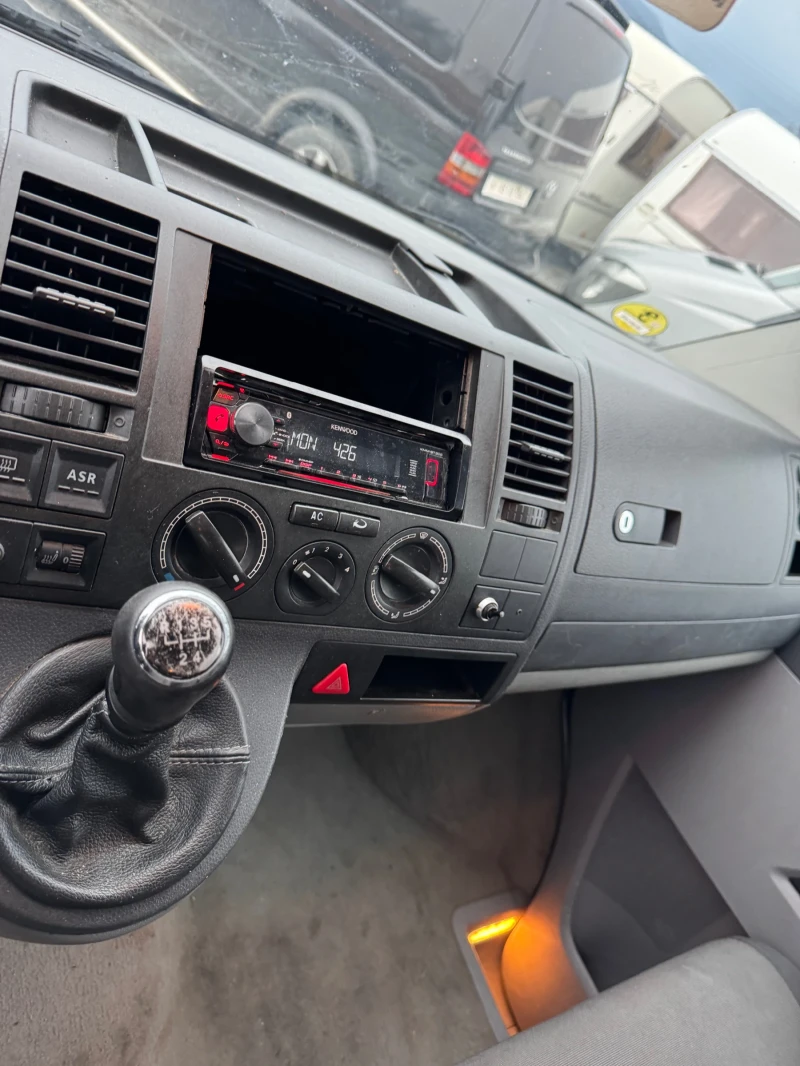 VW T5 2.5тди 174к.с ТОП СЪСТОЯНИЕ , снимка 9 - Бусове и автобуси - 52021208