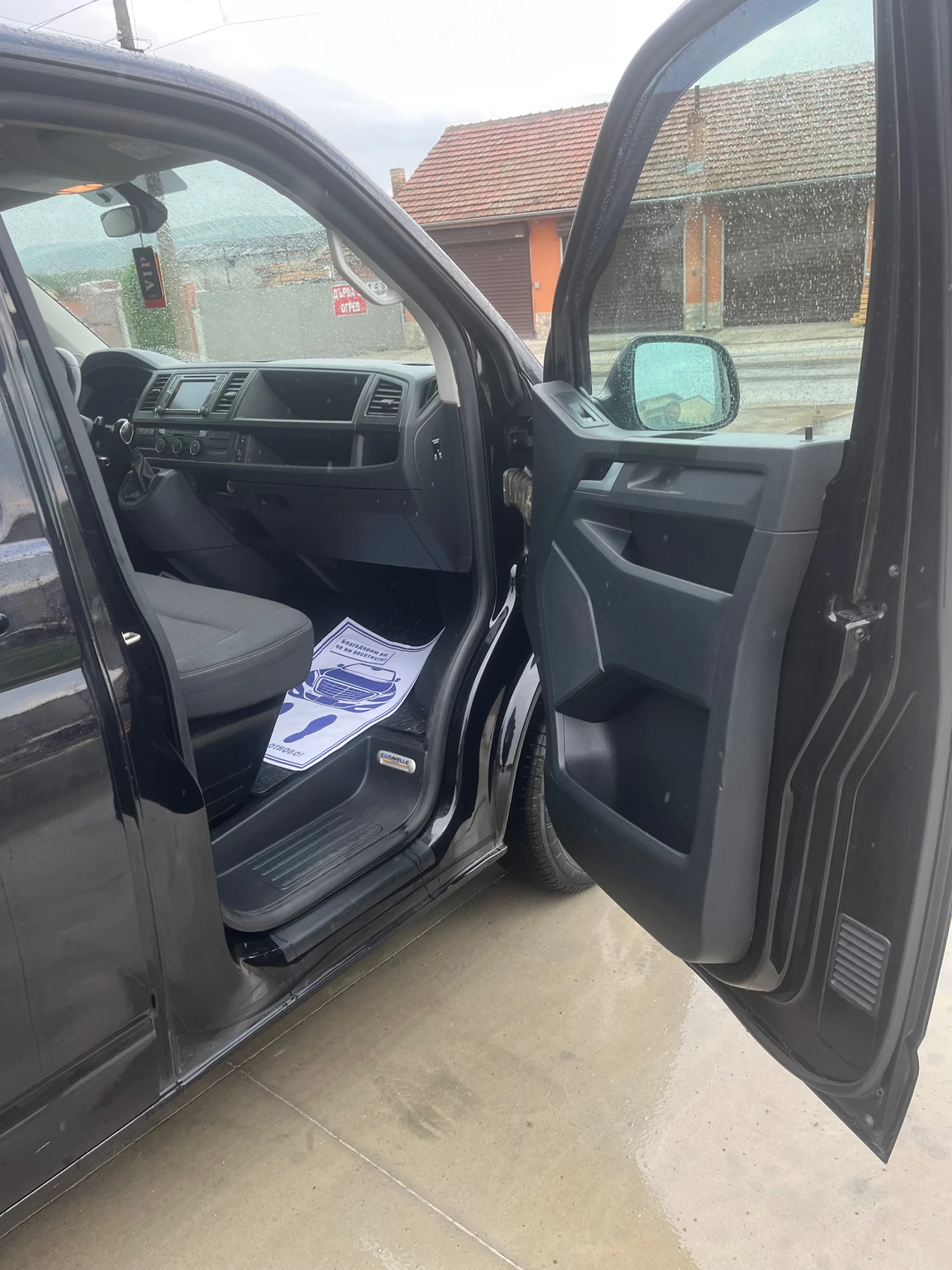 VW Caravelle  - изображение 8