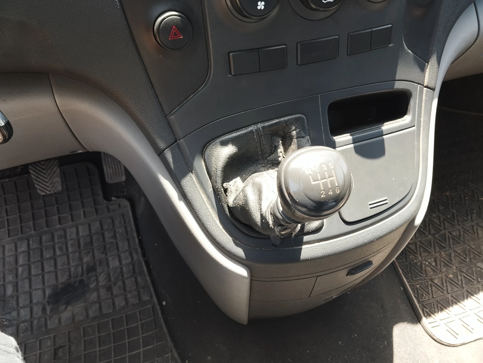 Hyundai H1 Товарен - изображение 8