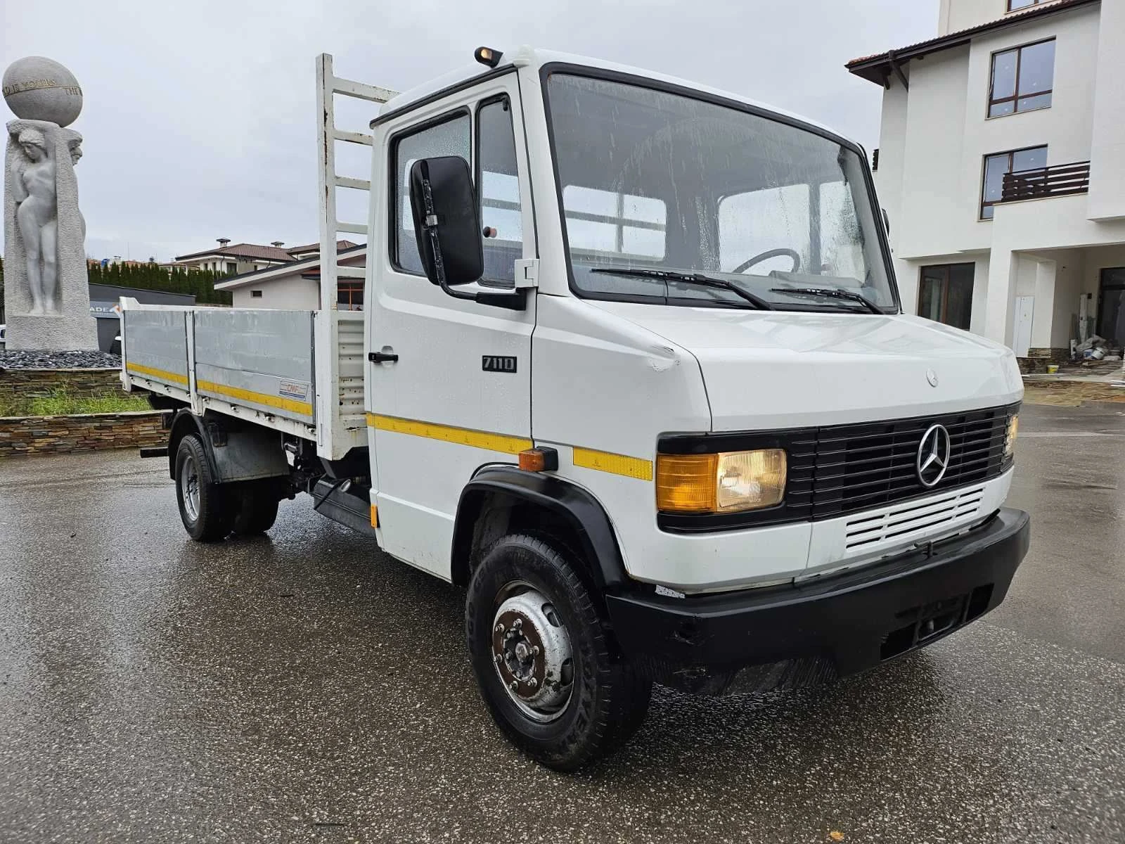 Mercedes-Benz 711 D - изображение 4