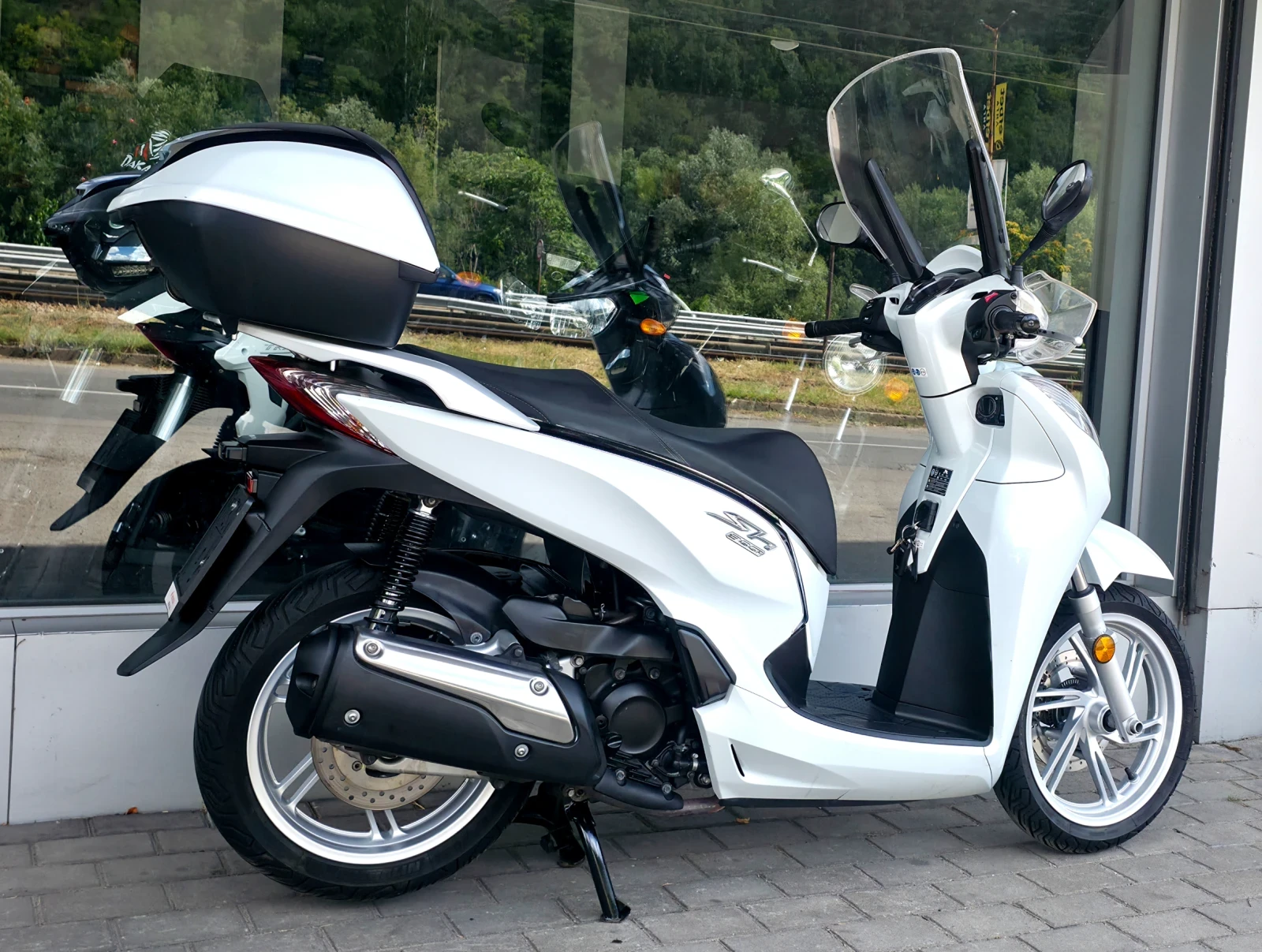 Honda Sh 300i ABS/LED, снимка 5 - Мотоциклети и мототехника - 55176553
