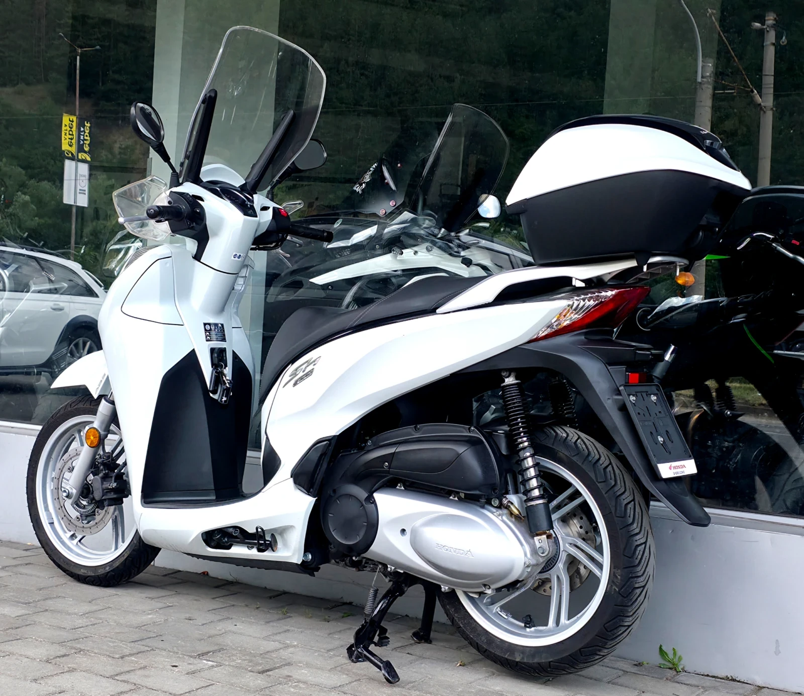 Honda Sh 300i ABS/LED, снимка 4 - Мотоциклети и мототехника - 55176553