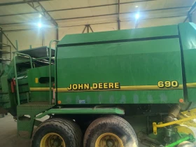      John Deere 690