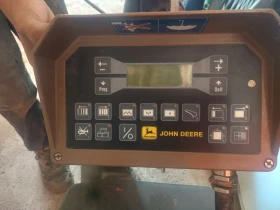     John Deere 690