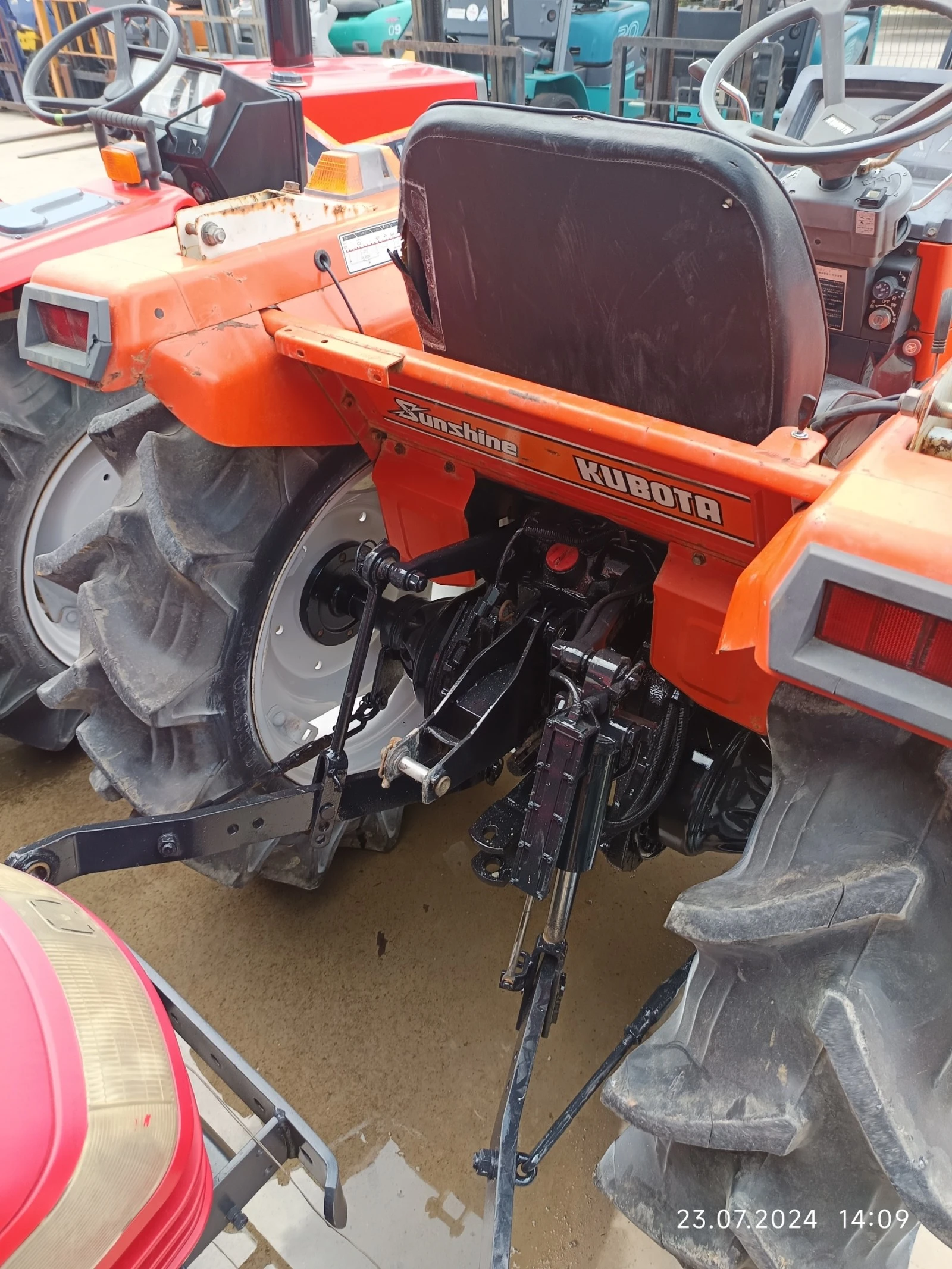 Трактор Kubota 25к.с 4х4 - изображение 3