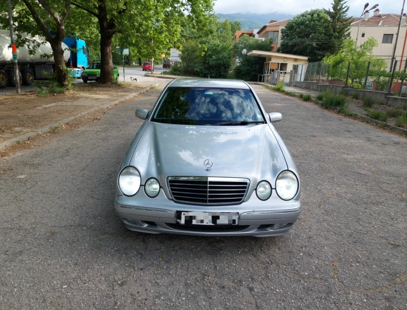 Mercedes-Benz E 320 3.2CDI, снимка 2 - Автомобили и джипове - 46942349