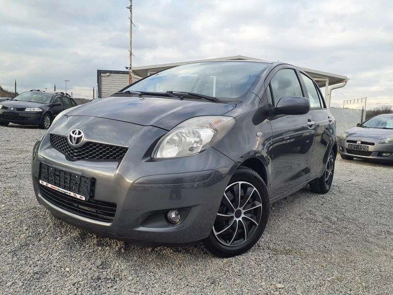 Toyota Yaris 1.3I AUTOMAT, снимка 2 - Автомобили и джипове - 48228601