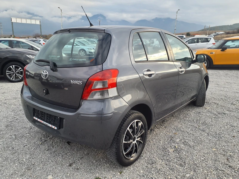 Toyota Yaris 1.3I AUTOMAT, снимка 4 - Автомобили и джипове - 48228601