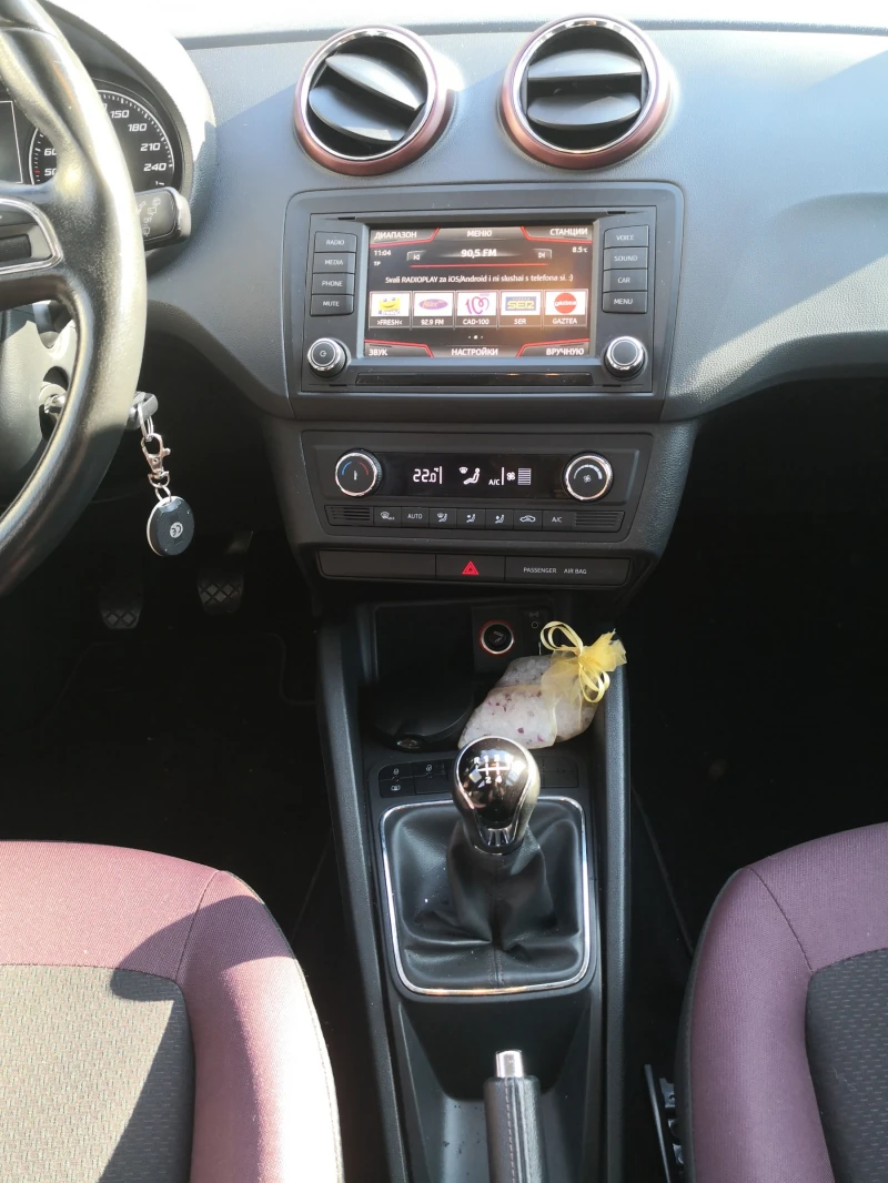 Seat Ibiza facelift, снимка 12 - Автомобили и джипове - 48741059