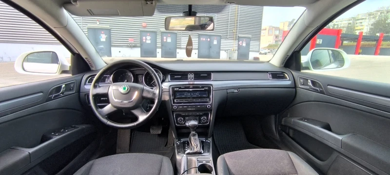 Skoda Superb, снимка 6 - Автомобили и джипове - 48917988