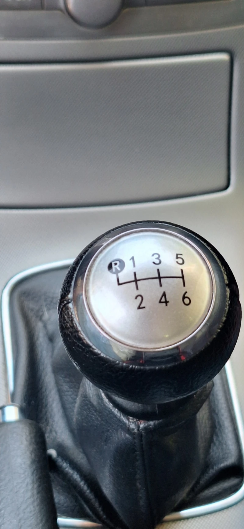 Toyota Avensis 2.0D4D, снимка 5 - Автомобили и джипове - 52249363