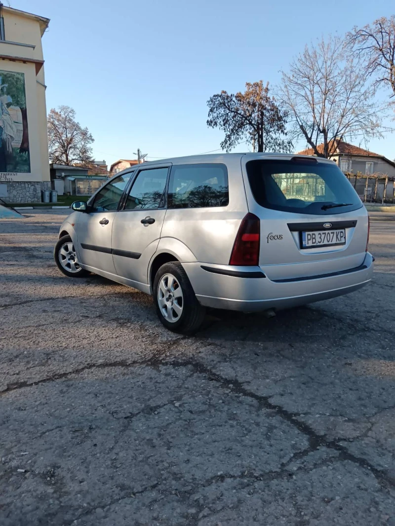 Ford Focus 1.8TDI-clima 90hp-TOP, снимка 8 - Автомобили и джипове - 52726917