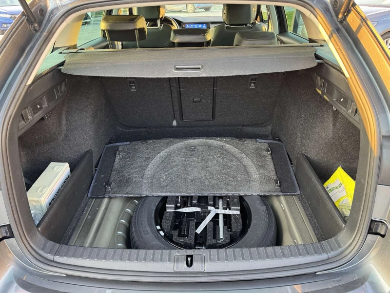 Skoda Octavia 2.0 TDI  4x4, снимка 11 - Автомобили и джипове - 52849355