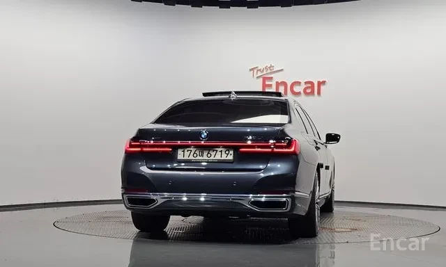 BMW 740 Li * M * ОБДУХ ОТЗАД * ЩОРИ * LASER * TV * FACE, снимка 3 - Автомобили и джипове - 56137361