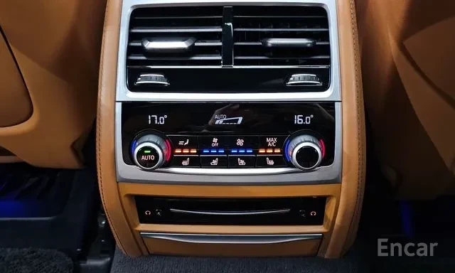 BMW 740 Li * M * ОБДУХ ОТЗАД * ЩОРИ * LASER * TV * FACE, снимка 13 - Автомобили и джипове - 56137361