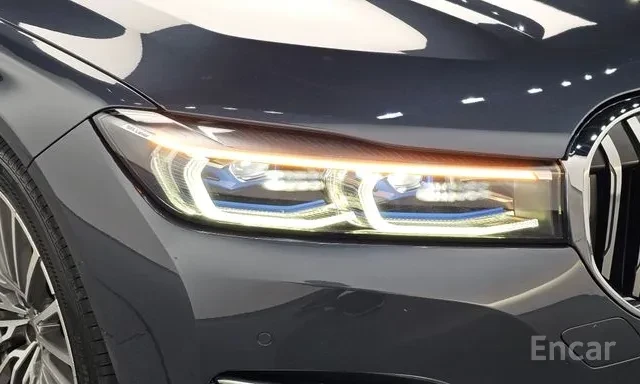 BMW 740 Li * M * ОБДУХ ОТЗАД * ЩОРИ * LASER * TV * FACE, снимка 4 - Автомобили и джипове - 56137361
