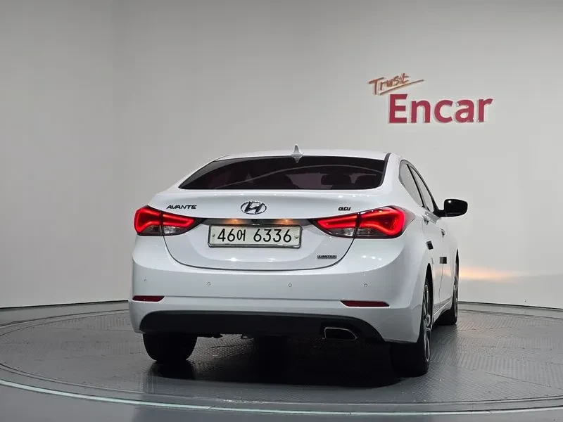 Hyundai Elantra 1.6 GDI, снимка 4 - Автомобили и джипове - 56325371