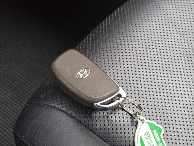 Hyundai Elantra 1.6 GDI, снимка 15 - Автомобили и джипове - 56325371