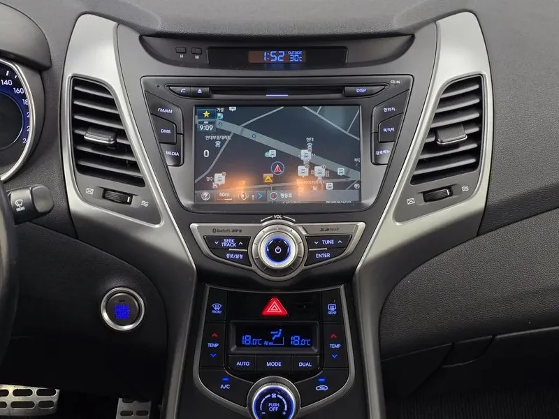 Hyundai Elantra 1.6 GDI, снимка 12 - Автомобили и джипове - 56325371