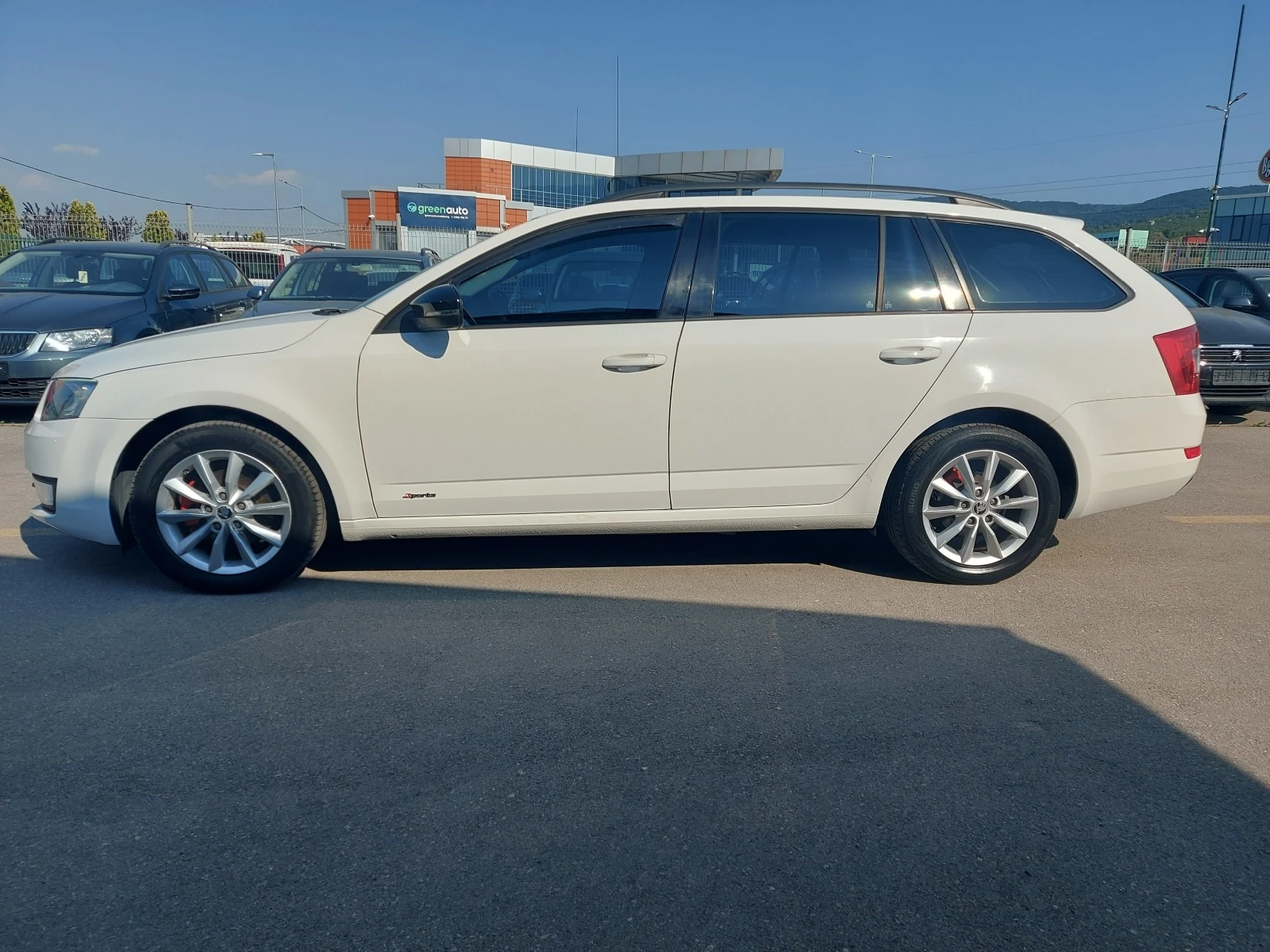 Skoda Octavia 1.2 TSI, RS OPTIC , 4 цилиндъра, 105 к.с - изображение 4