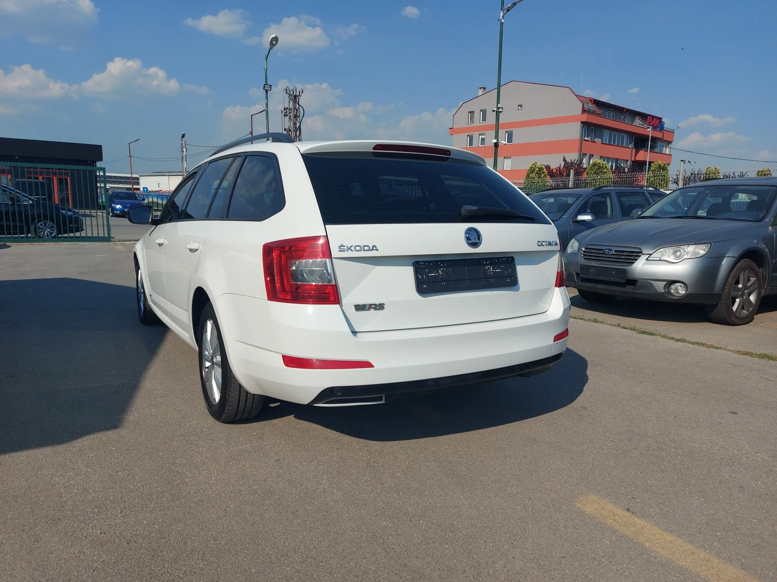 Skoda Octavia 1.2 TSI, RS OPTIC , 4 цилиндъра, 105 к.с - изображение 5